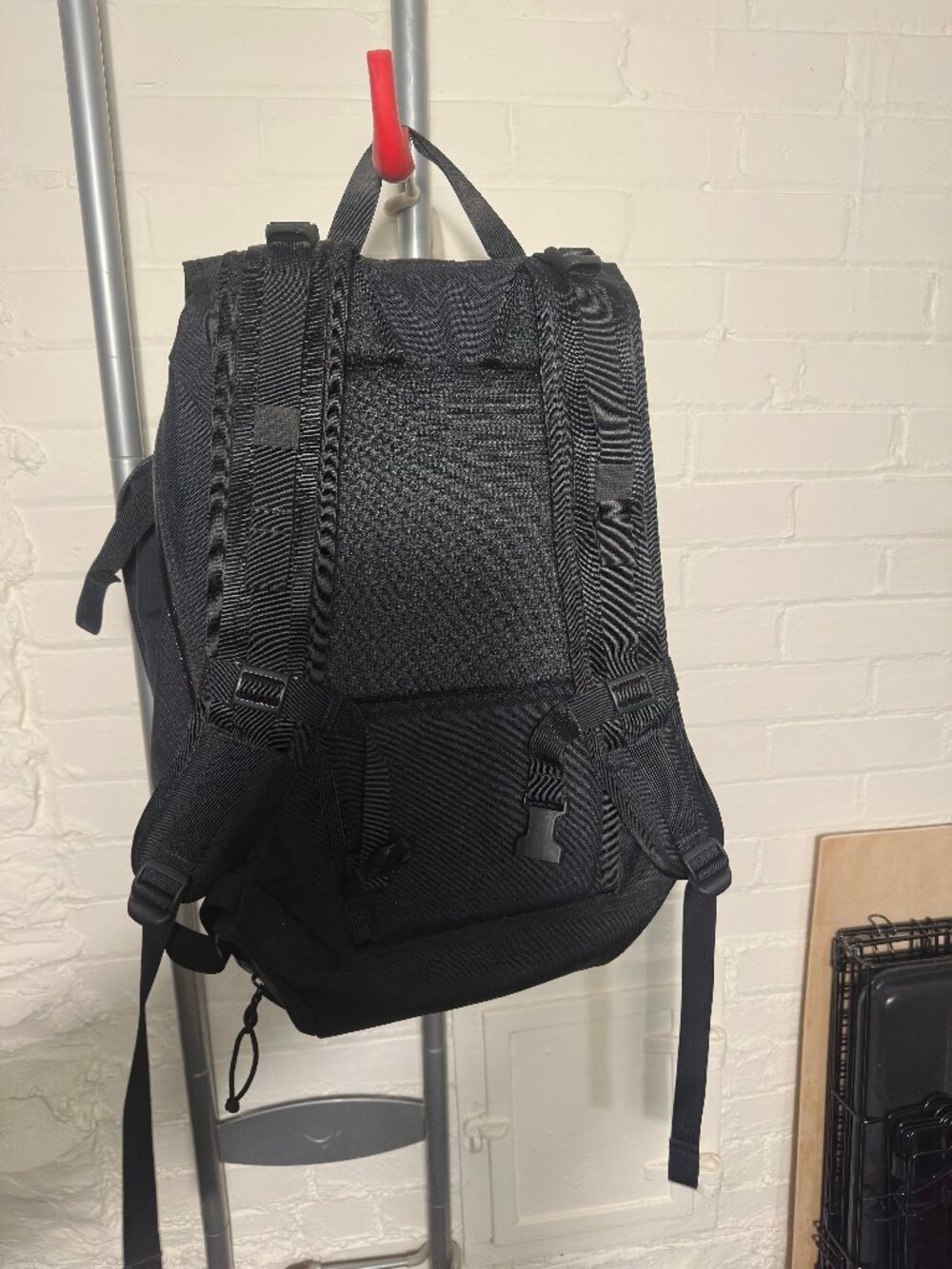 Mission Workshop Rambler Original Edition - 22L/44L Black - Picture 6 of 7